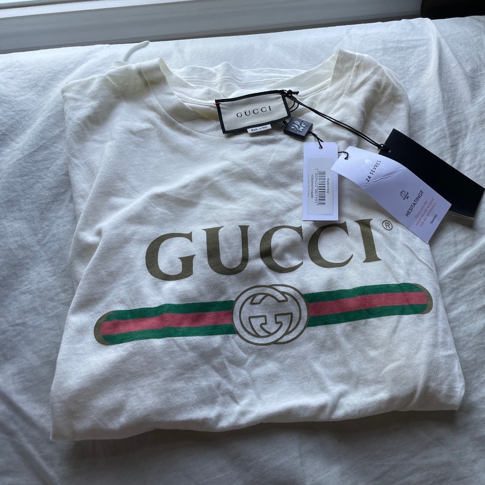 BRAND NEW EMT 420 Gucci Signature White Oversized Logo T-Shirt